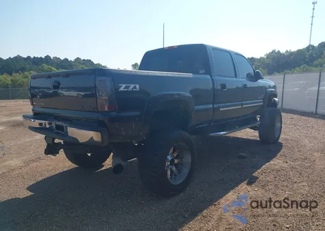 2004 Chevrolet Silverado 2500Hd Ls z USA, uszkodzony, nr VIN 1GCHK23204F245731